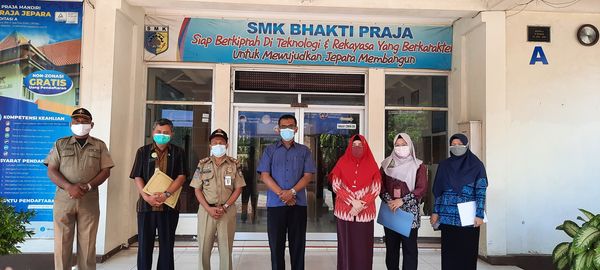 Smks Bhakti Praja Jepara kedatangan dari pihak stagas covid 19