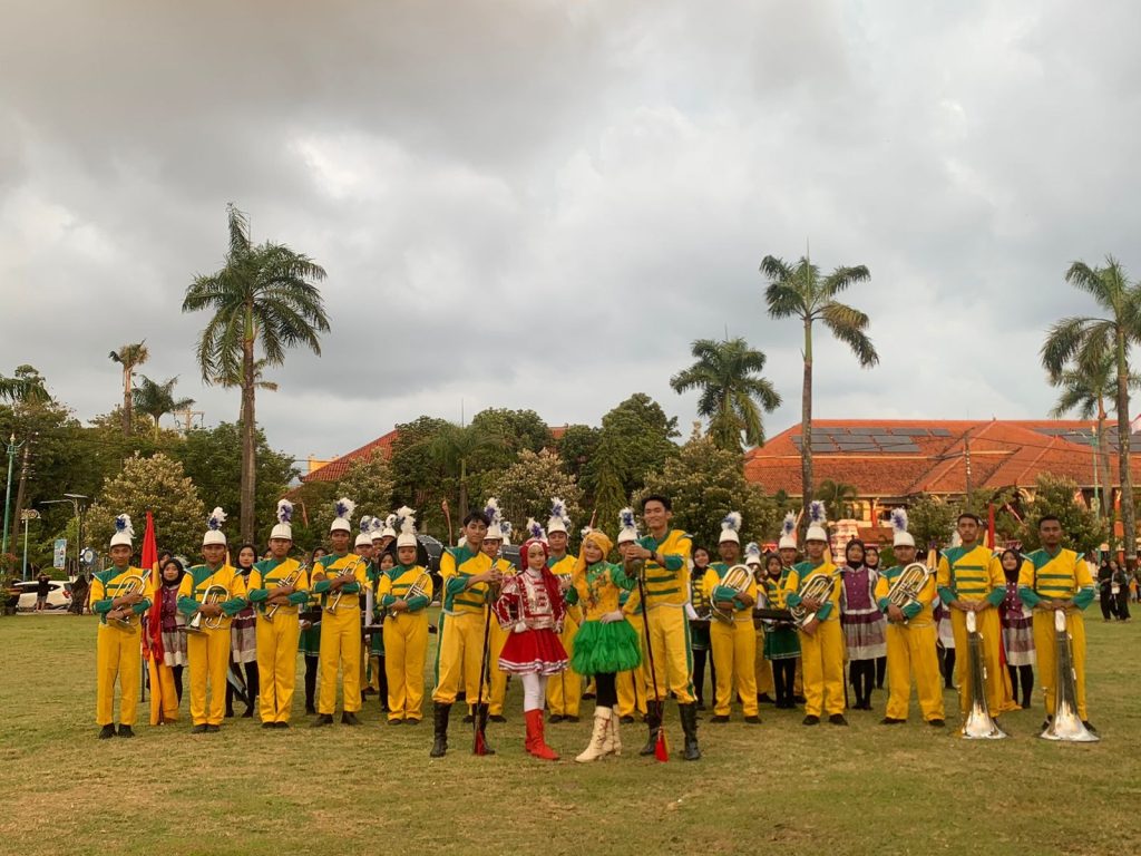 Penampilan Marchinband Kartika Bahana Bhakti Praja Jepara